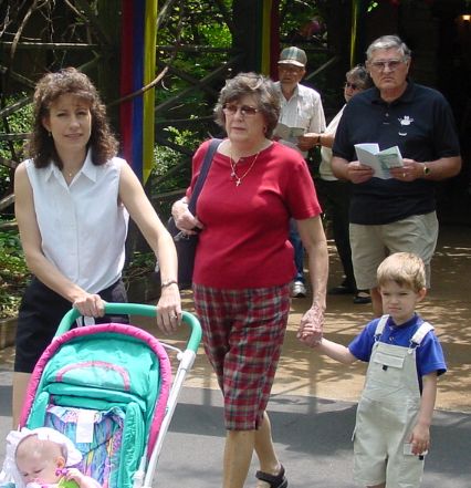 2001_05_349.jpg (45096 bytes)